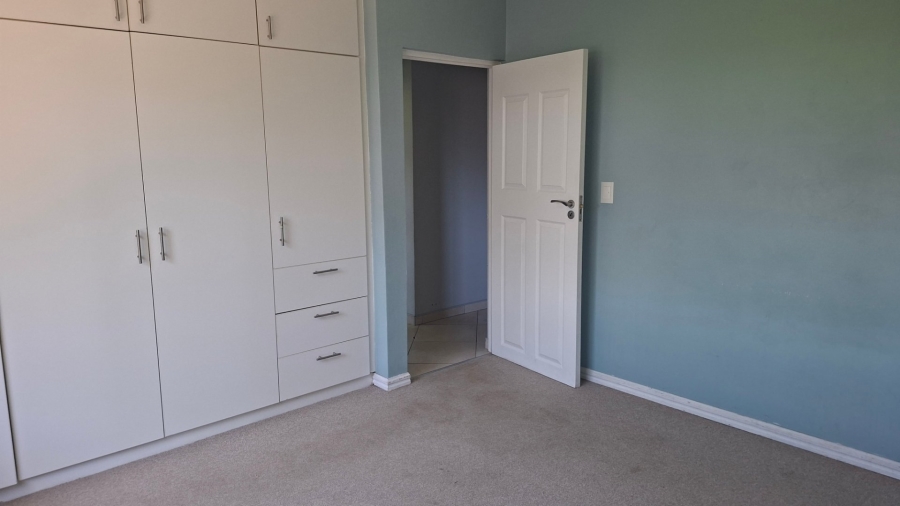 4 Bedroom Property for Sale in Sunrise On Sea Eastern Cape